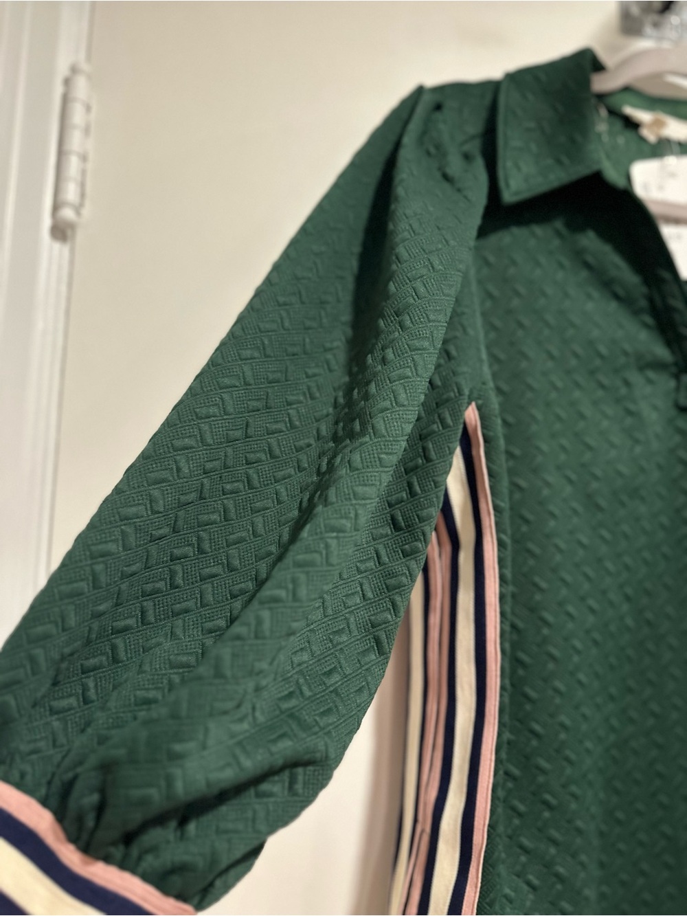 NWT Entro green Embossed Puff Sleeve Henley Top Side Zip Pink Athletic Stripes. - Picture 7 of 12